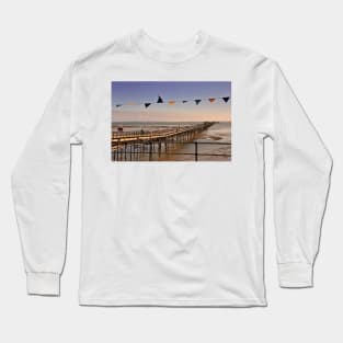 Southend on Sea Pier Beach Essex England Long Sleeve T-Shirt